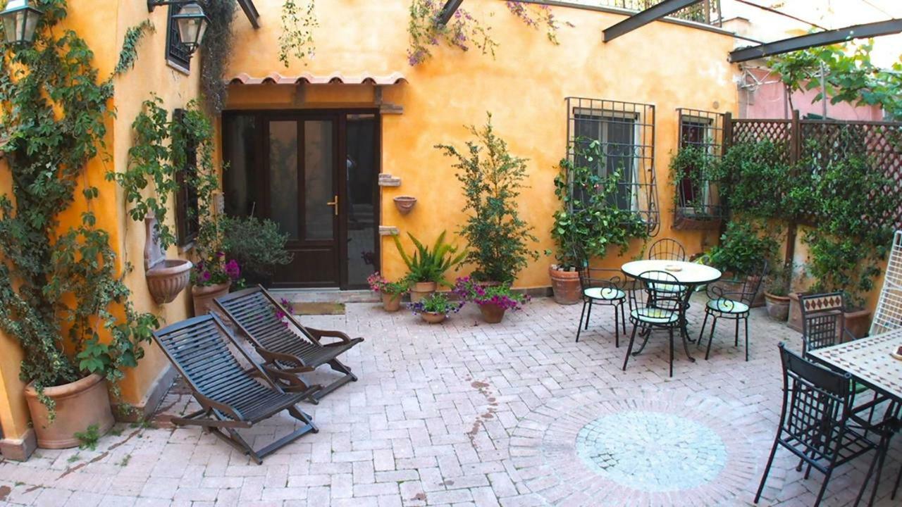 La Piazzetta Di Roma Villa Exteriör bild